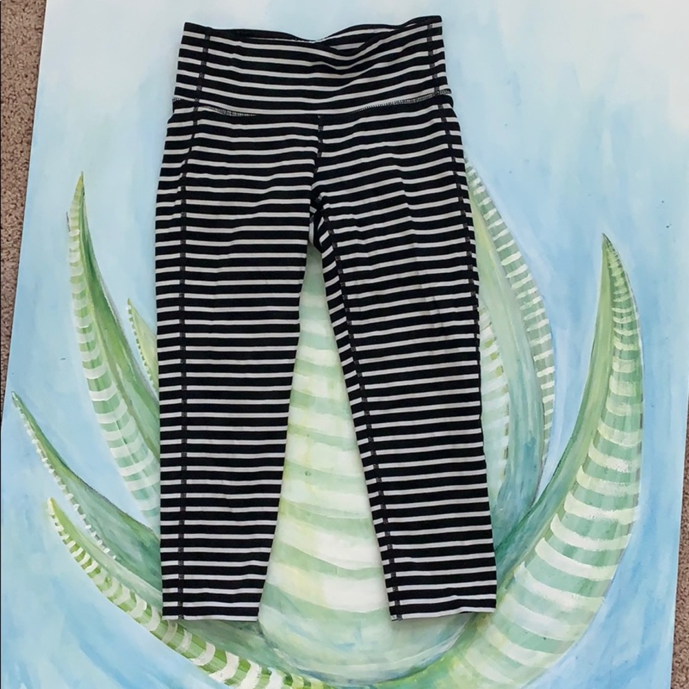 Athleta cropped workout leggings